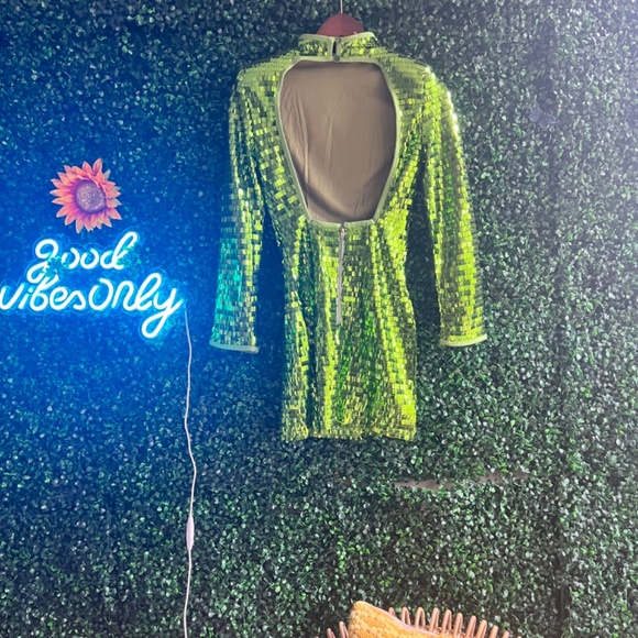 PETITE EMERALD GREEN SEQUIN SHOULDER PAD MICRO MINI DRESS Size 0 - Picture 5 of 8